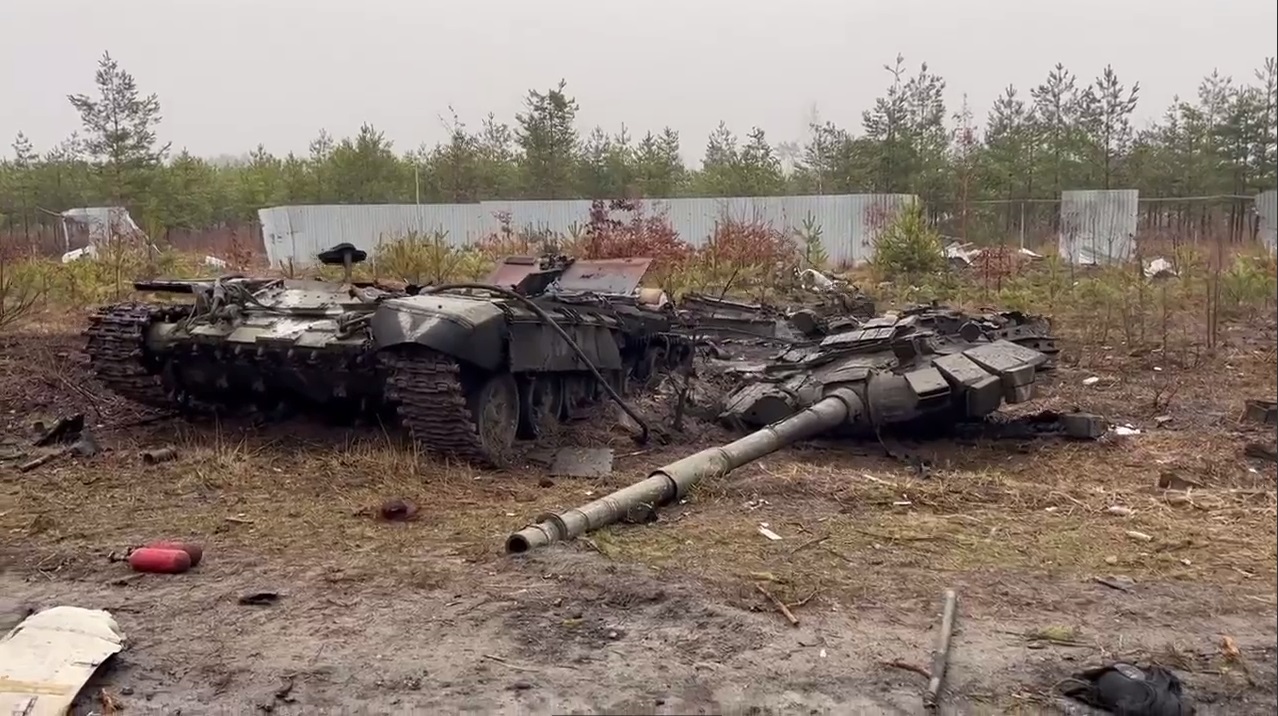 Россию разбили. Подбитые танки на Украине 2022. Разбитая техника ВСУ 2022. Разбитые украинские танки.