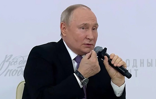 "Я б нічого не робив": Путін заявив, що це "вся Росія" хотіла захопити Крим і Донбас