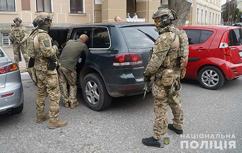 "Заробляли" по 150 тисяч доларів щомісяця: в Тернопільській області ліквідували схему в ТЦК