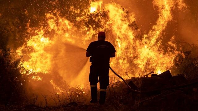 У Тверській області росії безпілотники влучили у склад боєприпасів, населення частково евакуюють.