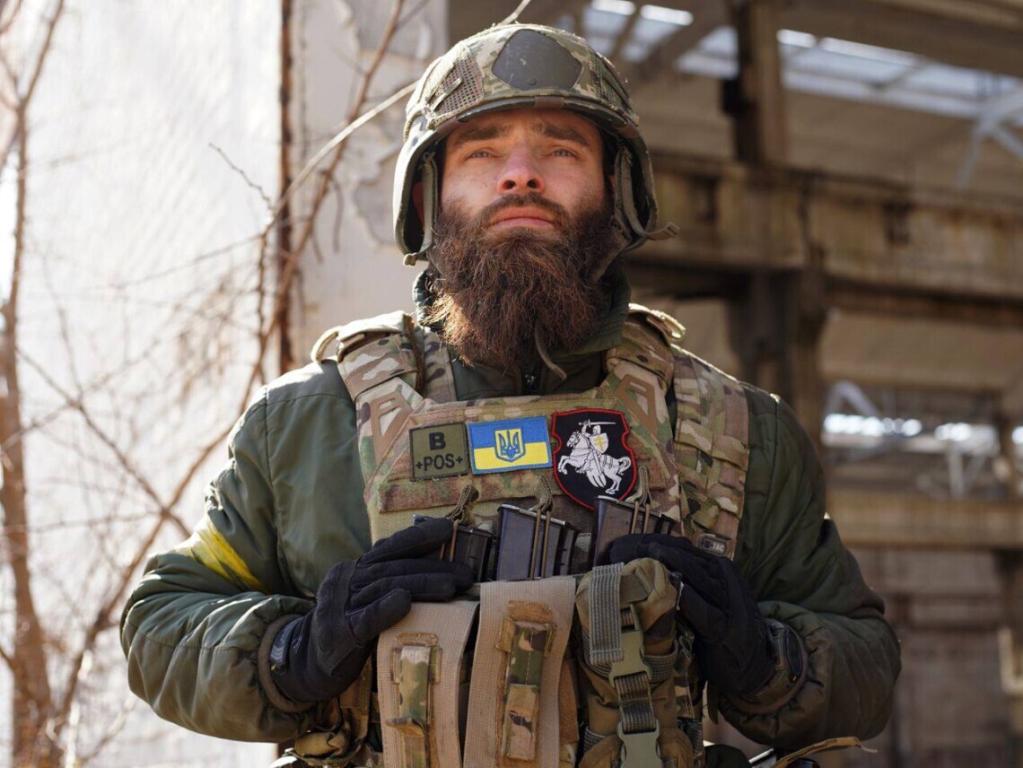 Іноземцям та людям без громадянства в Україні дозволили підписувати контракти зі Збройними силами України, Державною спецслужбою транспорту та Нацгвардією.