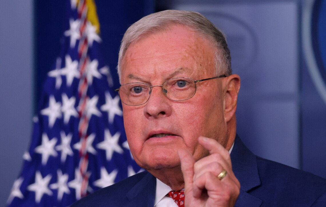 Представник президента США не виключив, що Україні за підсумками переговорів доведеться підписати угоду про потенційну втрату територій.