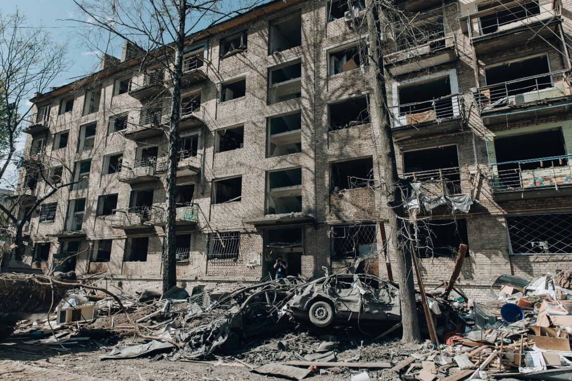 У Святошинському районі Києва завершили пошуково-рятувальні роботи на місці зруйнованого російським ударом житлового будинку. Загиблих 12.