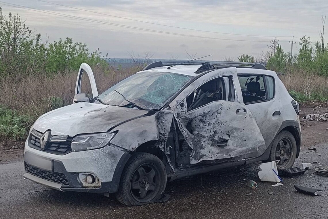 У Харківській області внаслідок удару ворожого дрона по цивільному автомобілю постраждали троє жінок.