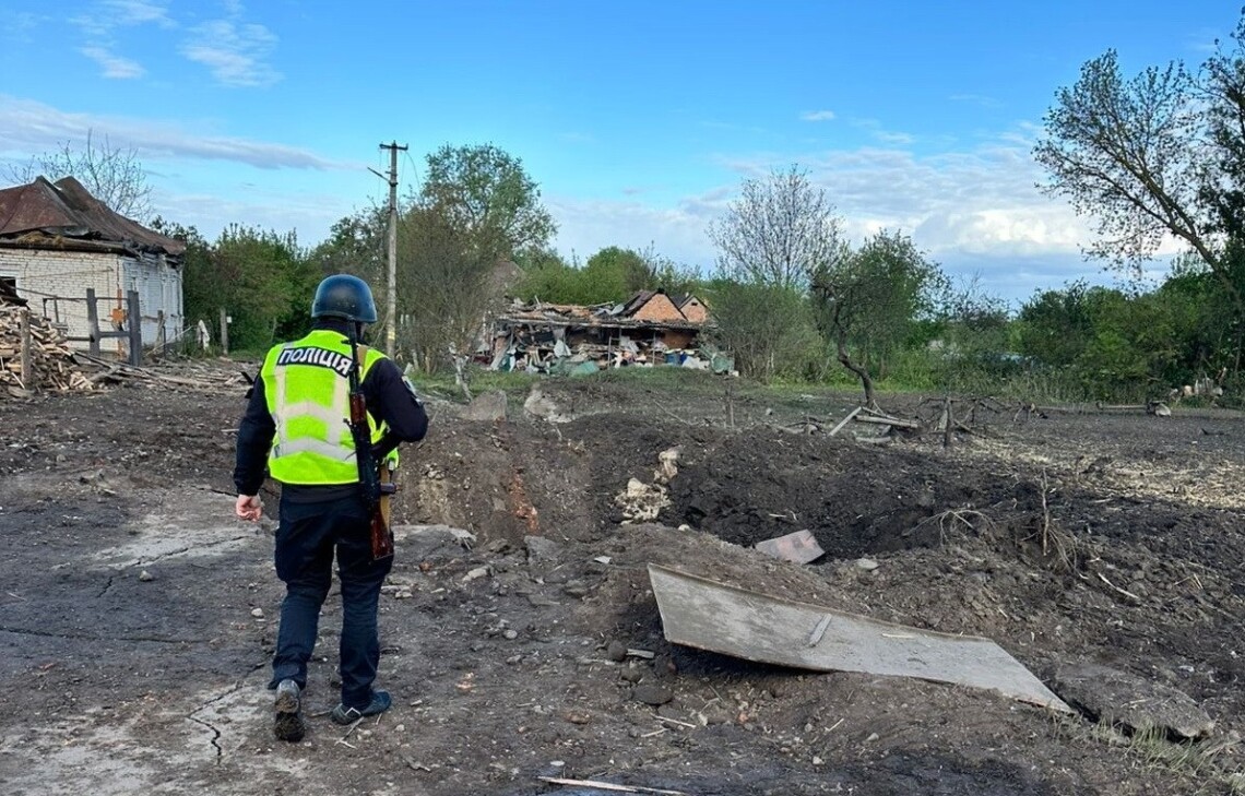 Армія рф протягом доби завдала ударів по кількох громад Сумської області. Внаслідок атак загинули троє людей, також є поранені.