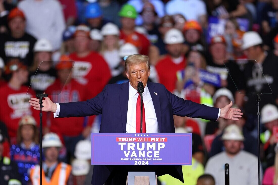 Президент США Дональд Трамп заявив, що продовжить працювати з Україною і рф для припинення війни, і очікує, що новий тиждень стане великим.