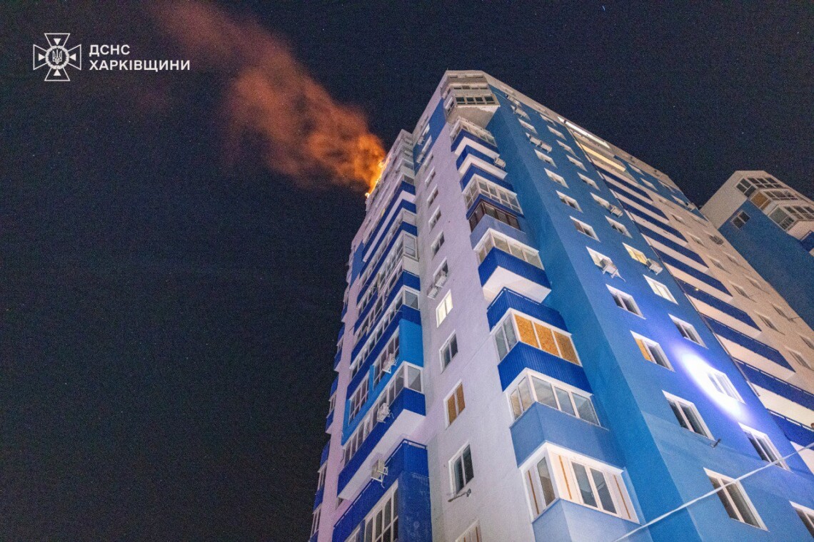 У ніч на 5 червня російські загарбники вкотре завдали масованого удару по Харкову. Є влучання по багатоквартирних будинках. Відомо про 17 постраждалих.