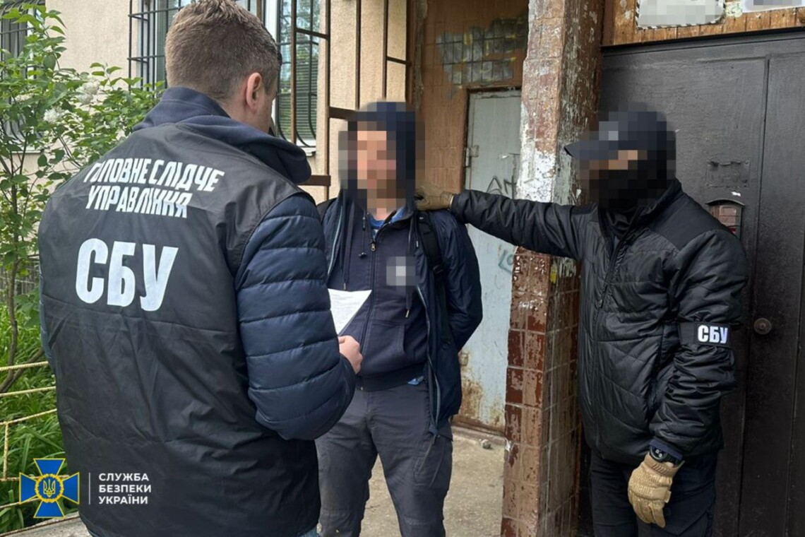 Агенти росії – у Києві затримано агента елітного підрозділу ГРУ, який коригував атаки по Києву СБУ затримала у Києві агента російських спецслужб, який передавав окупантам розвіддані для ракетних ударів по столичному регіону.