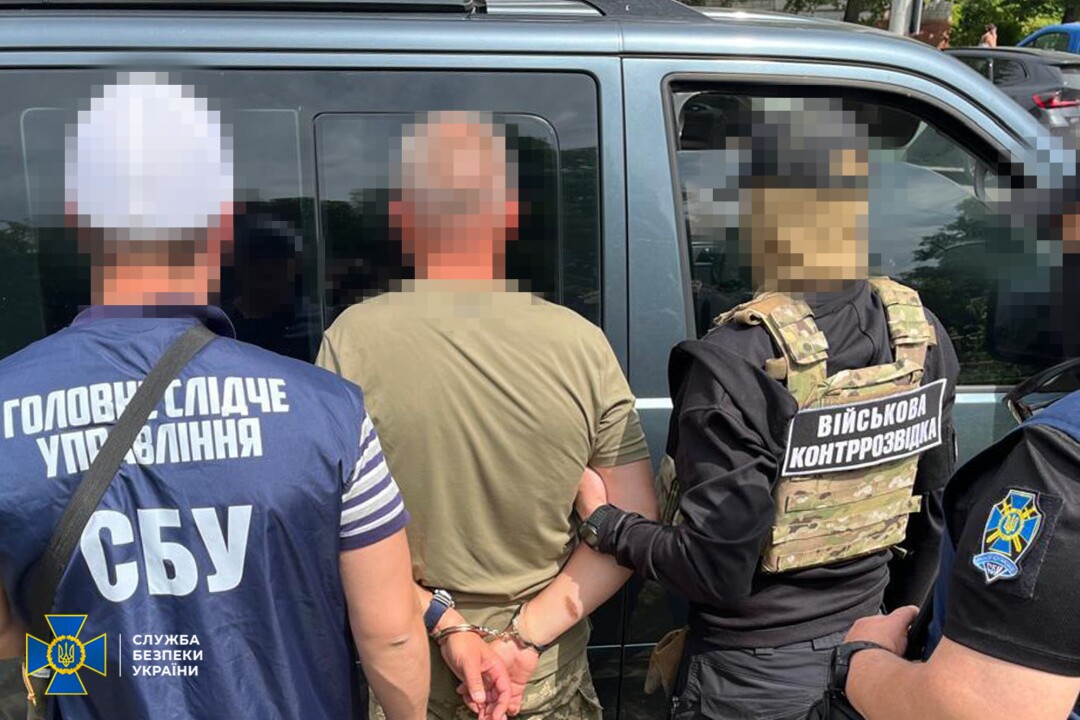 У Львівській області співробітники СБУ за підозрою у держзраді затримали майора Повітряних сил ЗСУ, який виявився агентом російської спецслужби.