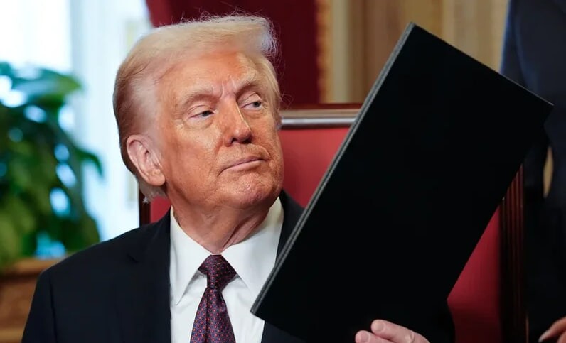 Санкції проти росії – Трамп готовий підтримати нові санкції проти росії, але є умова Президент США Дональд Трамп погодився підтримати законопроєкт про санкції проти росії, однак вимагає повний контроль над зовнішньою політикою, без втручання Конгресу.