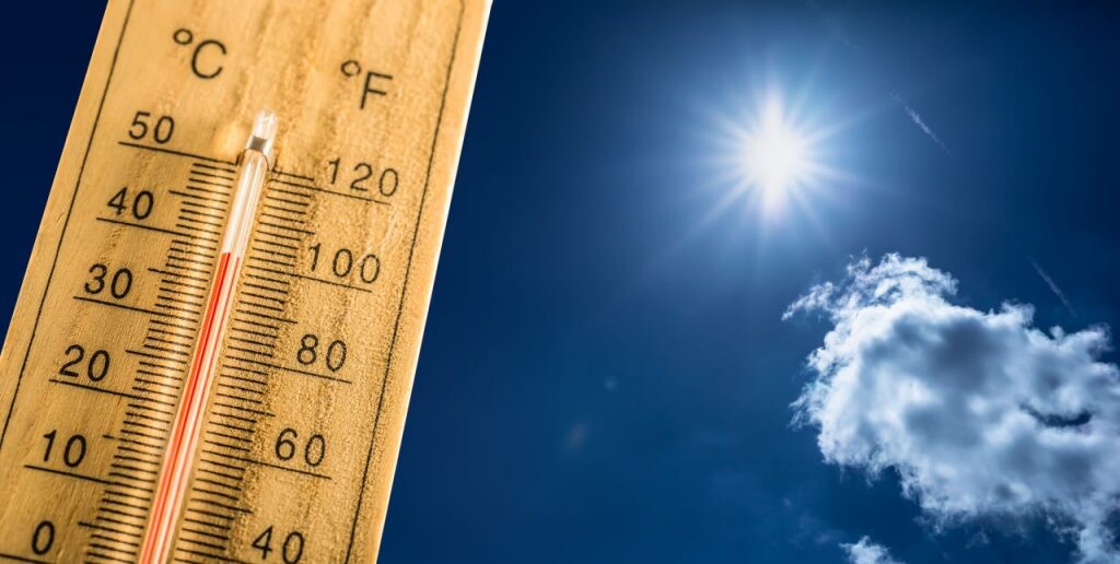 На цьому тижні в Україні очікується нестійка погода: спека до +40°C, грози, дощі та туман. Синоптики прогнозують послаблення спеки в середині тижня та її повернення до вихідних.