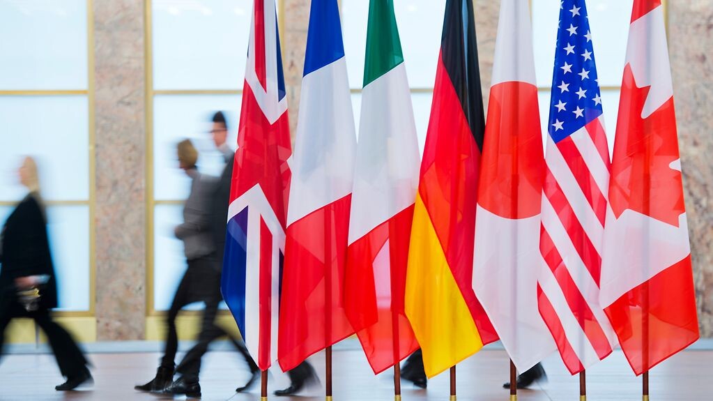 Обшуки в НАБУ – посли G7 мають намір обговорити ситуацію навколо бюро з українським урядом Посли країн Групи семи в Україні відреагували на обшуки у співробітників НБУ, які провели СБУ та Офіс генпрокурора.